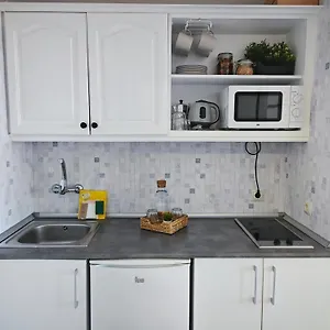 https://benalbeach-casa-kito-costa-1-linea-de-playa.hotelsinnerja.org